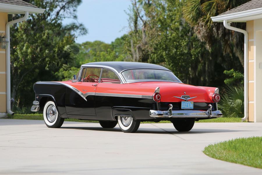 Ford Fairlane Victoria Hardtop Coupe 1956 года  (фото 45 из 49)
